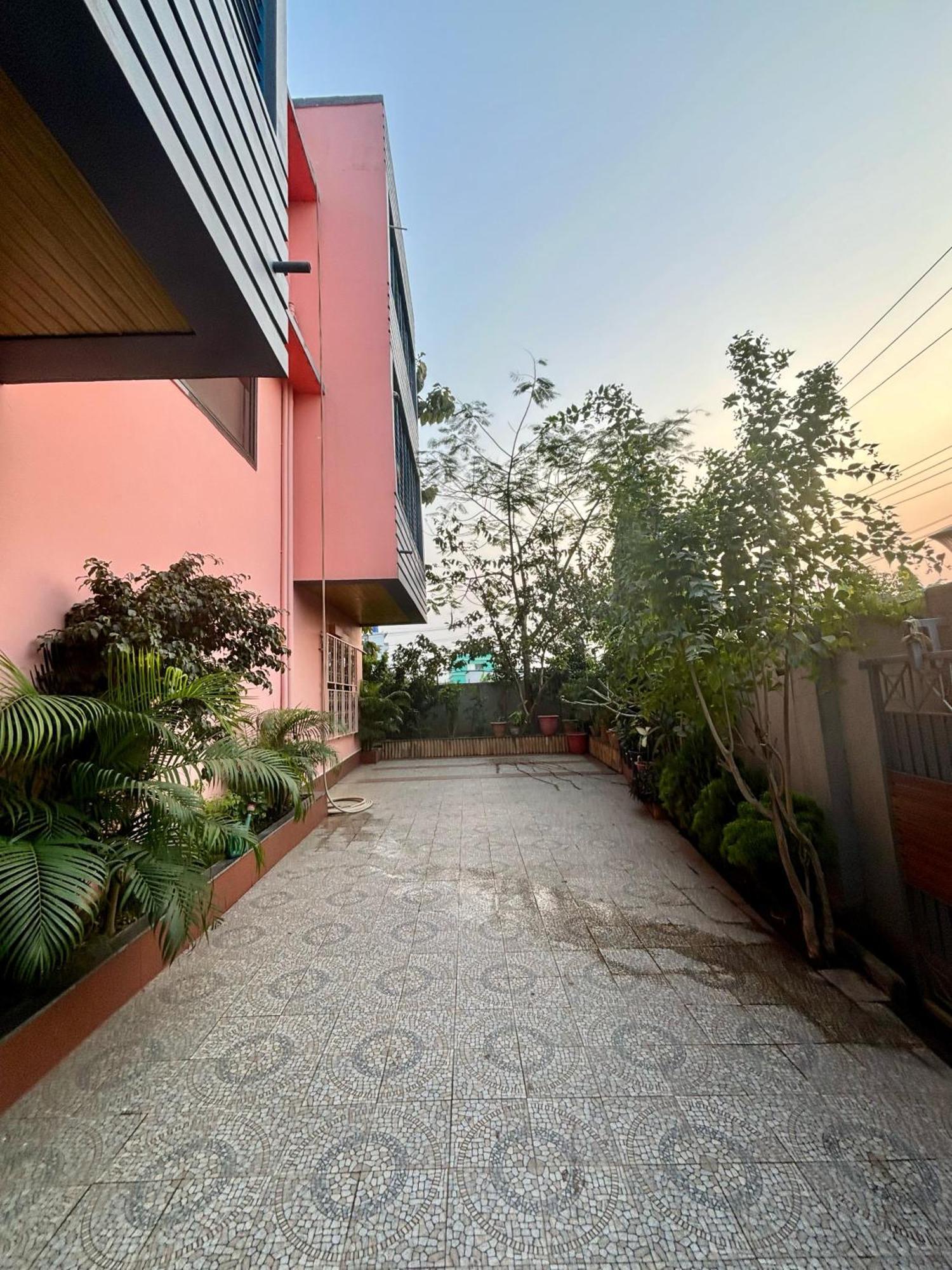 Krishna Shree Guest House Gauháti Kültér fotó