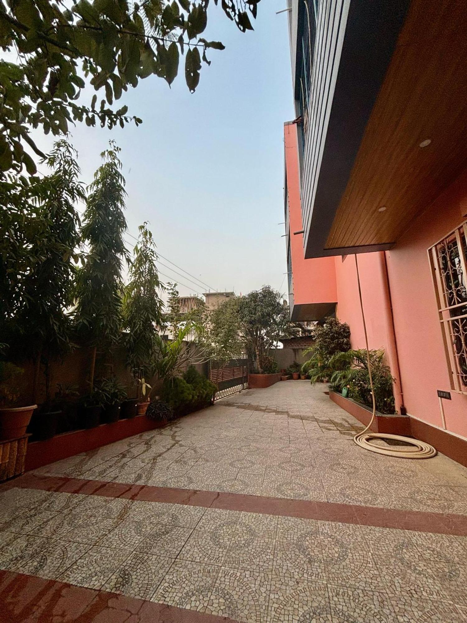 Krishna Shree Guest House Gauháti Kültér fotó